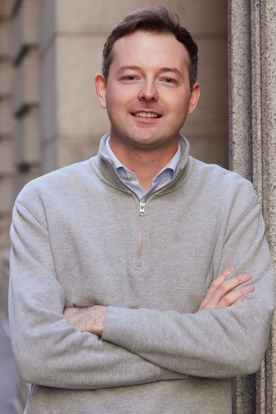 Make your mark in the industry with our impactful corporate headshot photography against the backdrop of NYC.