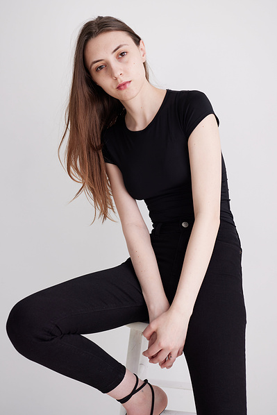 Natural light NYC model digitals for commercial and fashion industry portfolios.