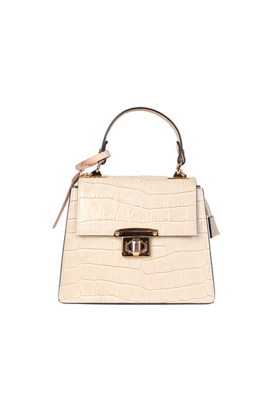 Capture the attention of online shoppers with captivating product images in NYC.