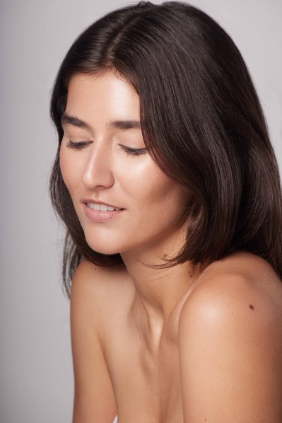Blaine Pennington offers professional beauty photography in NYC, delivering clean, high-quality images. His expertise in lighting and composition ensures polished, sharp results, ideal for personal branding, commercial campaigns, and editorial shoots.
