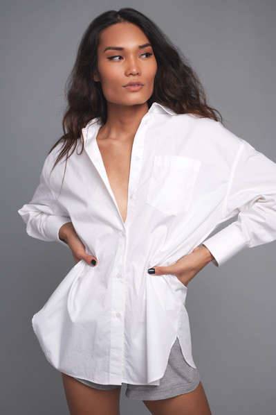Minimalist studio fashion photography in NYC for modern brands.