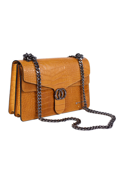 E-commerce photographer. Based in New York City. Providing e-commerce product photography for jewelry and clothing brands.
