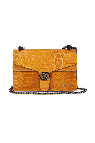 Drive conversions with visually appealing e-commerce photography in NYC.
