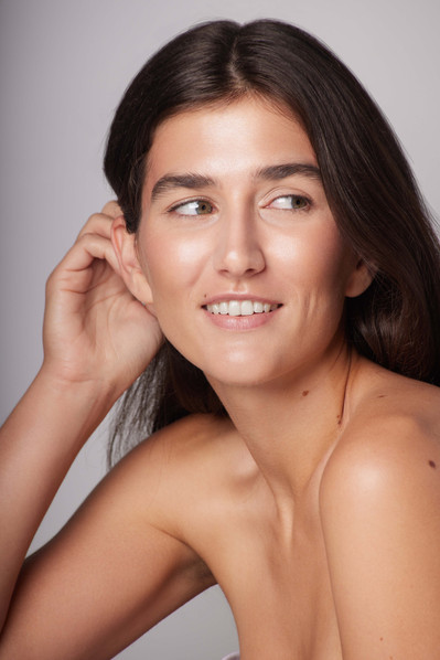 As a NYC beauty photographer, Blaine Pennington provides clean, professional images. His expert use of lighting and composition ensures high-quality results, perfect for commercial, editorial, and personal branding projects.