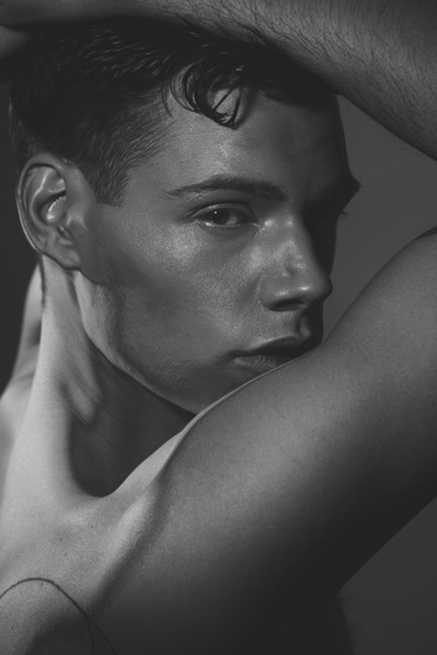 NYC photographer specializing in studio editorial fashion campaigns.