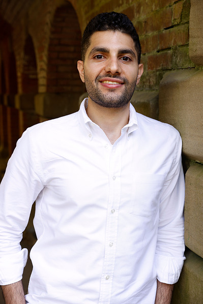 Make a memorable impression with our professional corporate headshots amidst the hustle and bustle of NYC.