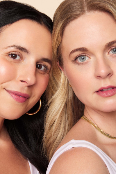Blaine Pennington is an experienced beauty photographer in NYC, delivering polished, high-quality images. His focus on lighting and composition ensures each shot is clean and professional, making his work ideal for commercial, editorial and branding.