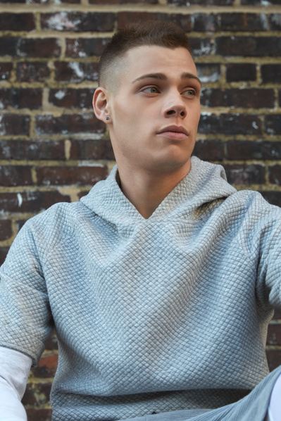 Stylish urban lifestyle portraits against iconic NYC backdrops.