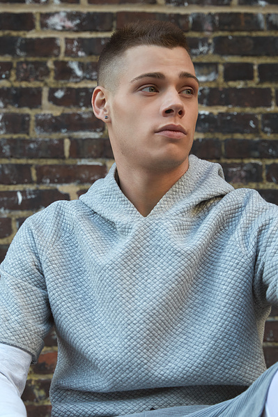 Stylish urban lifestyle portraits against iconic NYC backdrops.