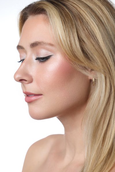 Beauty photographers located in NYC. Makeup, skincare.