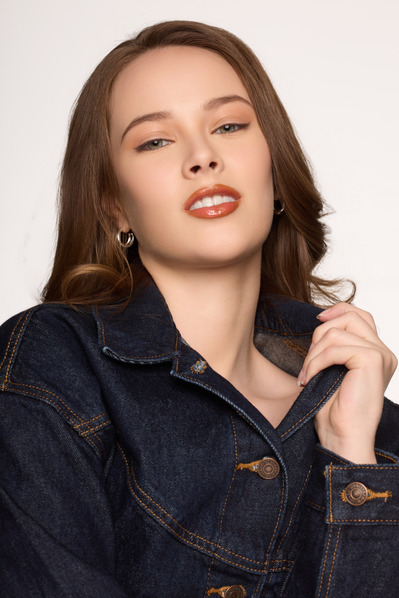 Denim-focused fashion brand shoot in NYC featuring full-length looks for digital campaign.