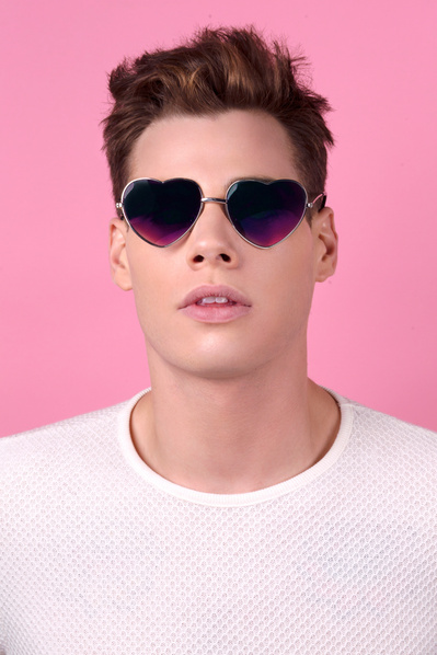 Studio campaign photography in NYC for fashion retailers and designers.