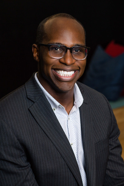 Impress potential clients with our polished corporate headshots captured amidst the energy of NYC.