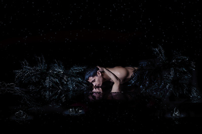 NYC-based studio photographer capturing editorial content for magazines.