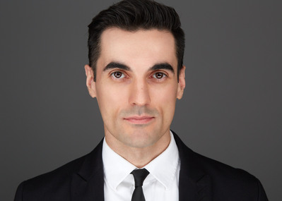 Impress clients and colleagues with our premium corporate headshot photography in NYC.