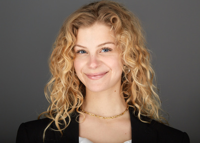Make a statement with our striking corporate headshots captured in the heart of NYC.