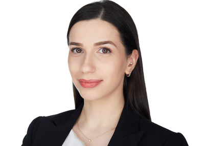 Stand out in the concrete jungle with our professional corporate headshots.