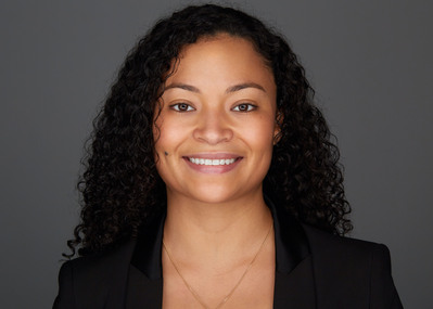Capture your team's individuality amidst the diversity of NYC with our corporate headshot sessions.
