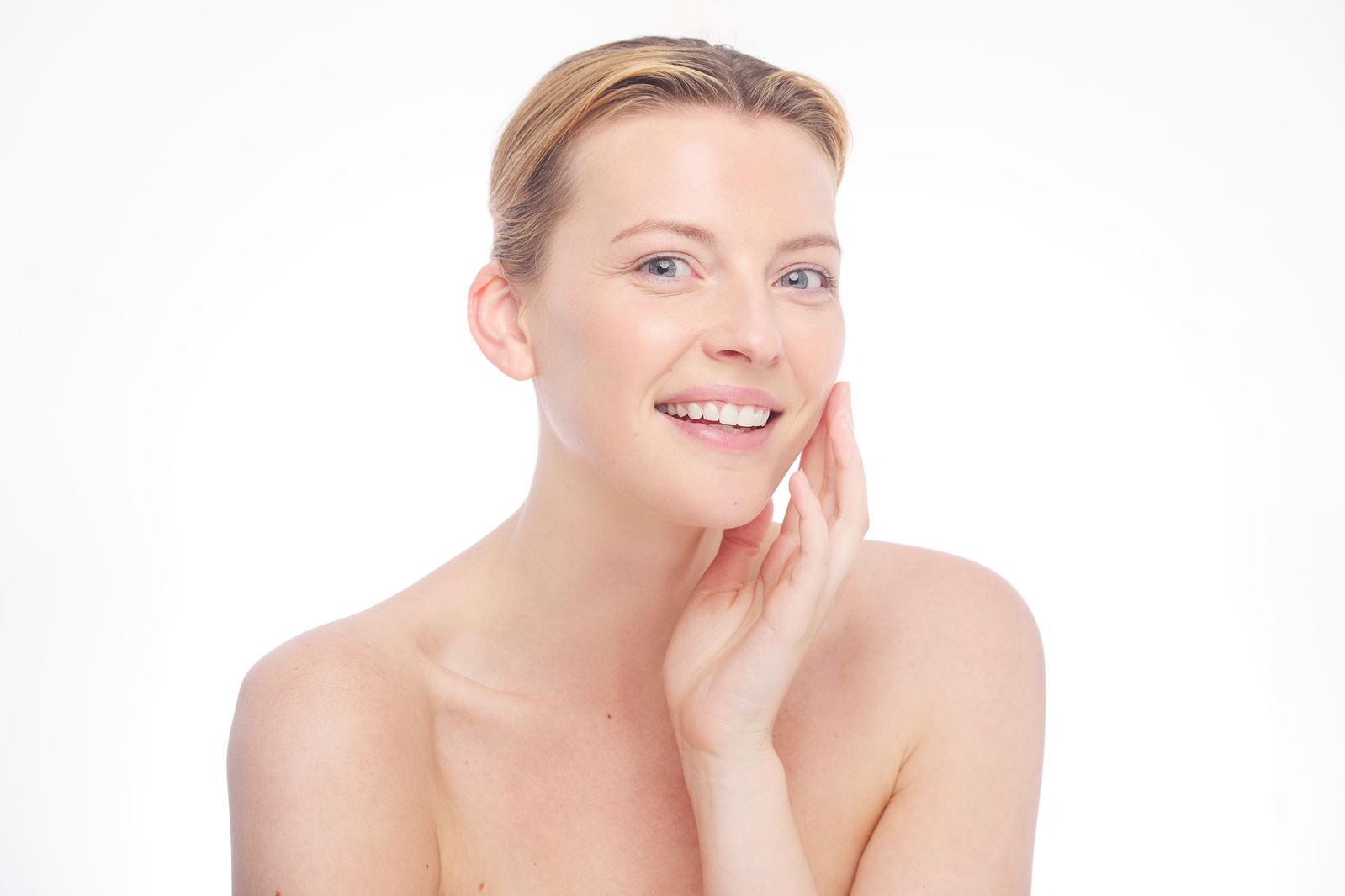 Crisp and polished NYC beauty photography for cosmetics and skincare brands.