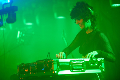 Dynamic stage setups enhancing the visual impact of rock photography.