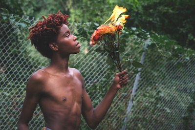 NYC editorial photographer offering studio photoshoots for campaigns.