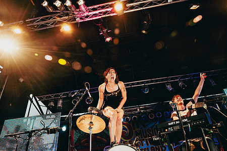 ​Kim Schifino roaring  - Village Voice Siren Festival, Coney Island, Brooklyn, 2010