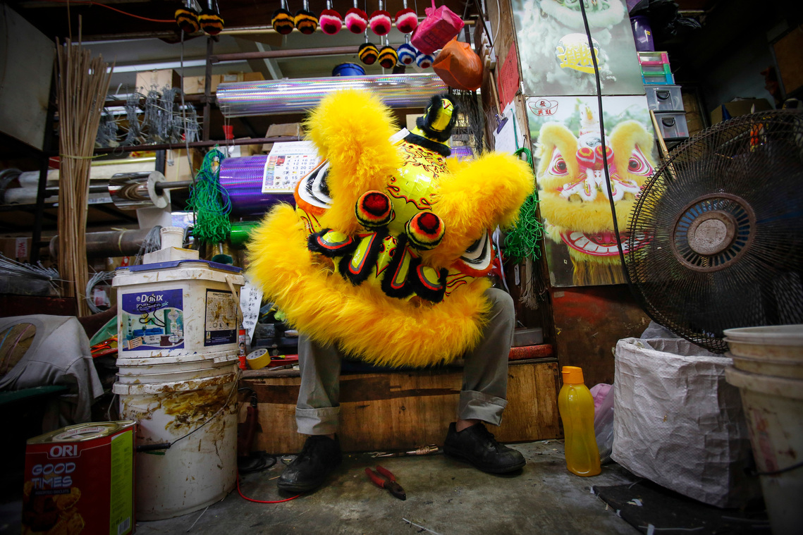 Lion dance tradition thrives in Malaysia by Joshua Paul