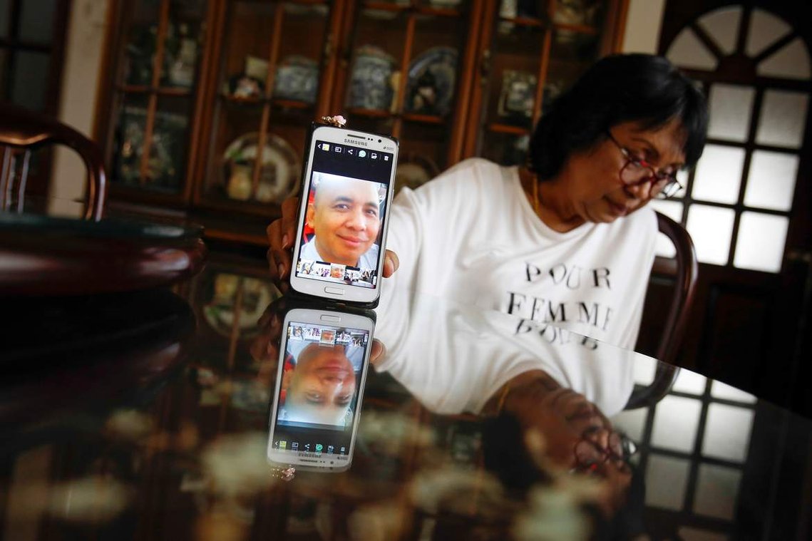 MH370 Missing Plane Pilot - Sister says don’t make missing Flight 370 pilot the fall guy 