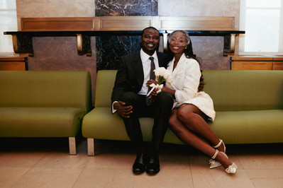 Dreaming of a relaxed yet stylish wedding? Manhattan City Hall weddings offer just that! We love capturing the unique energy and personal touches of your downtown celebration.