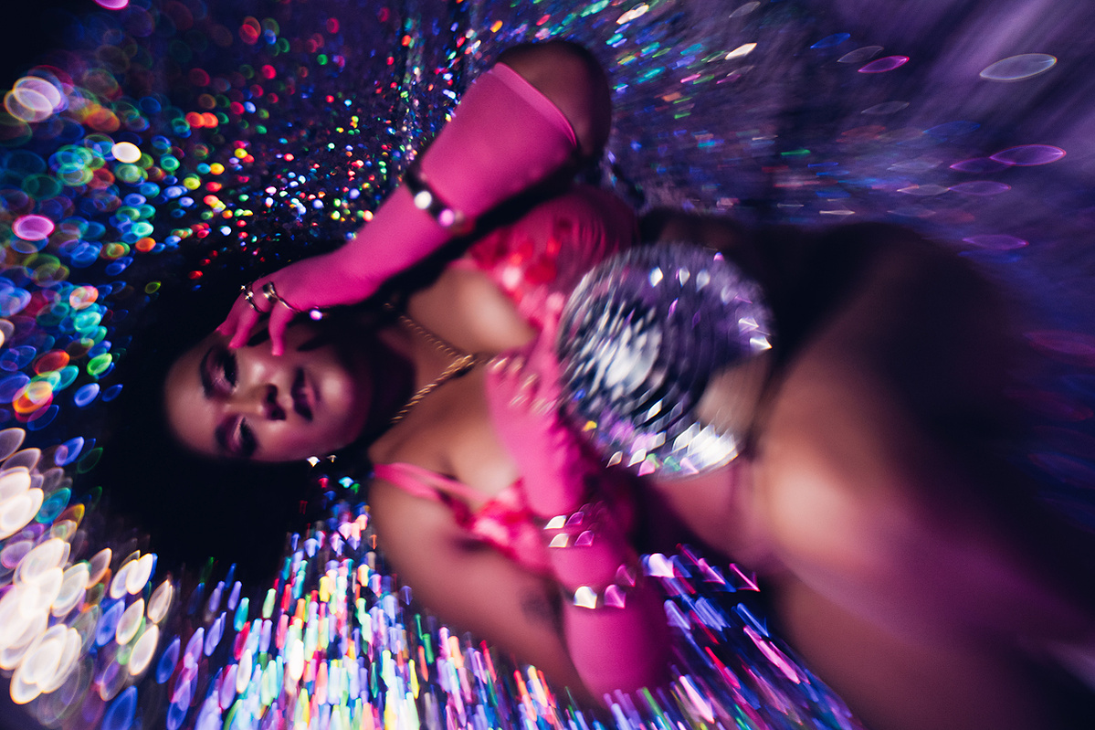 Townsville boudoir photography, Townsville boudoir photographer, boudoir photography Townsville, boudoir photographer Townsville, Townsville boudoir photos, disco boudoir shoot,