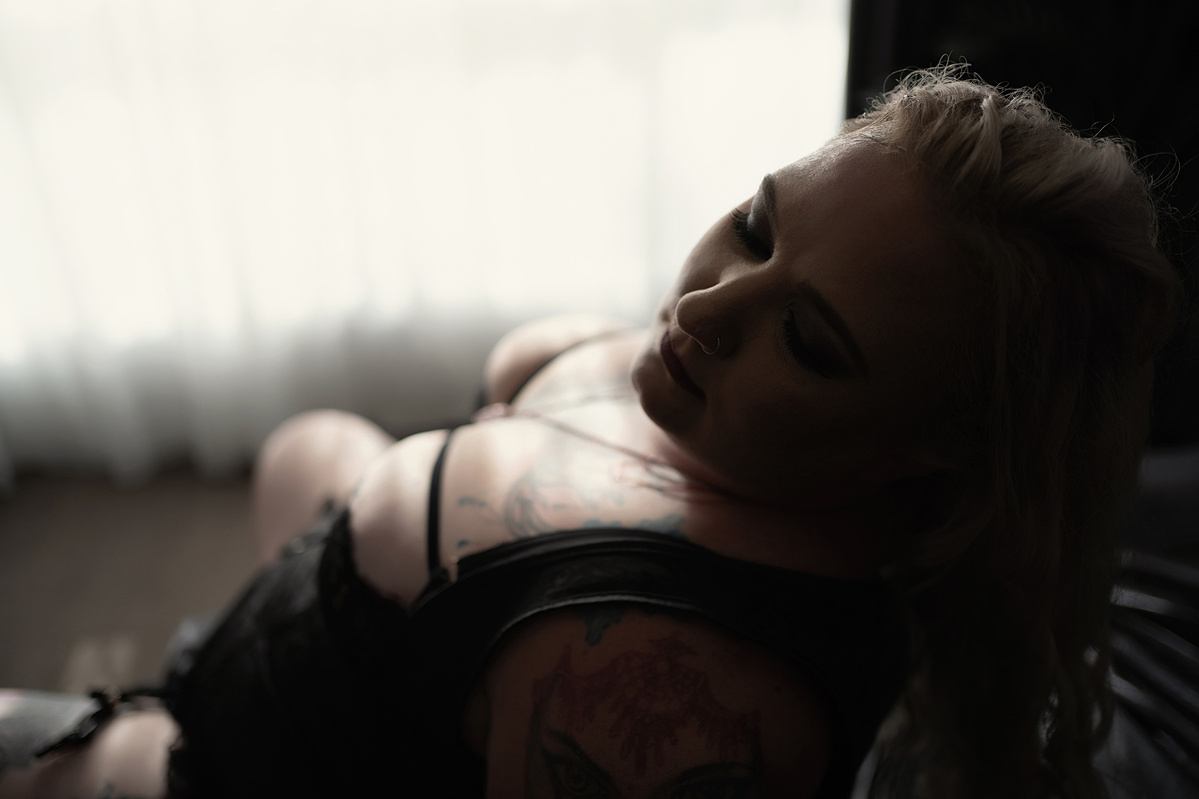 Townsville boudoir photography, Townsville boudoir photographer, boudoir photography Townsville, boudoir photographer Townsville, Townsville boudoir photos,