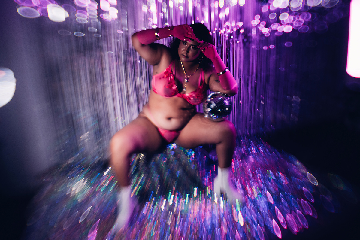 Townsville boudoir photography, Townsville boudoir photographer, boudoir photography Townsville, boudoir photographer Townsville, Townsville boudoir photos, disco boudoir shoot,