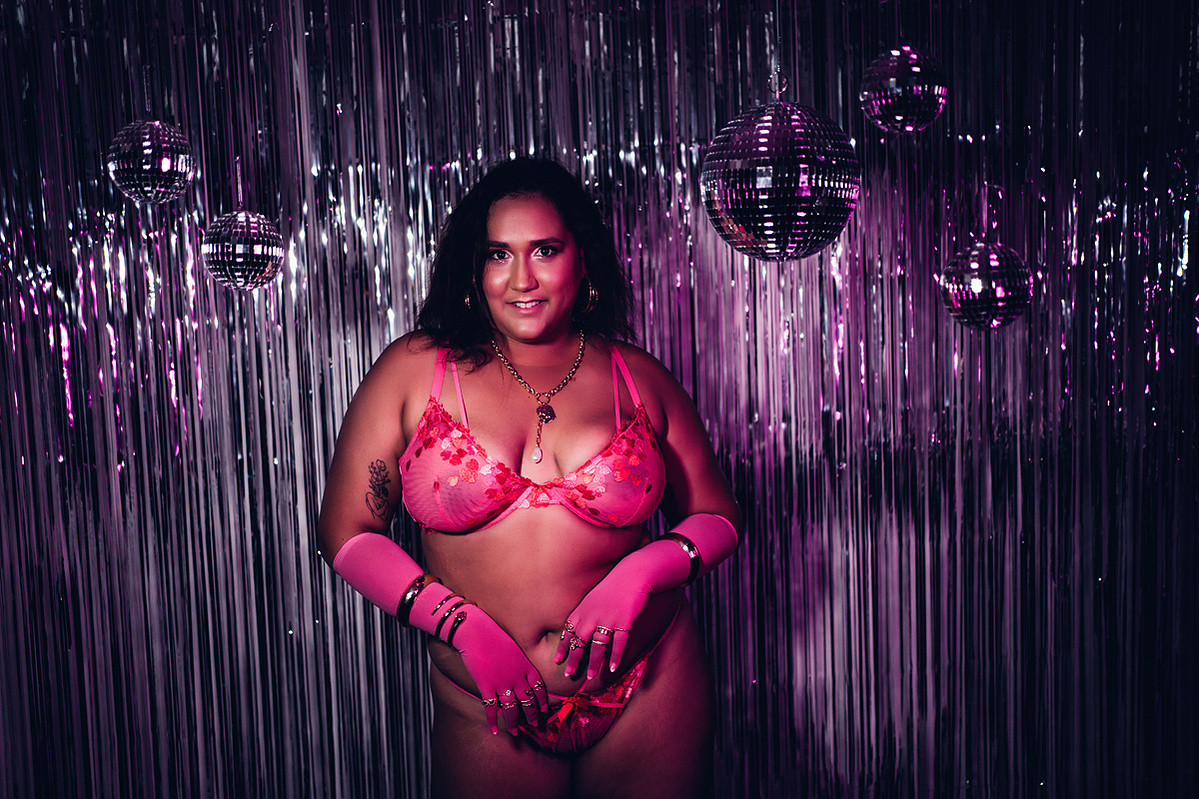 Townsville boudoir photography, Townsville boudoir photographer, boudoir photography Townsville, boudoir photographer Townsville, Townsville boudoir photos, disco boudoir shoot,
