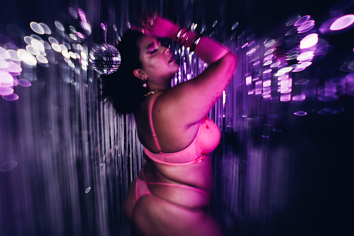 Townsville boudoir photography, Townsville boudoir photographer, boudoir photography Townsville, boudoir photographer Townsville, Townsville boudoir photos, disco boudoir shoot,