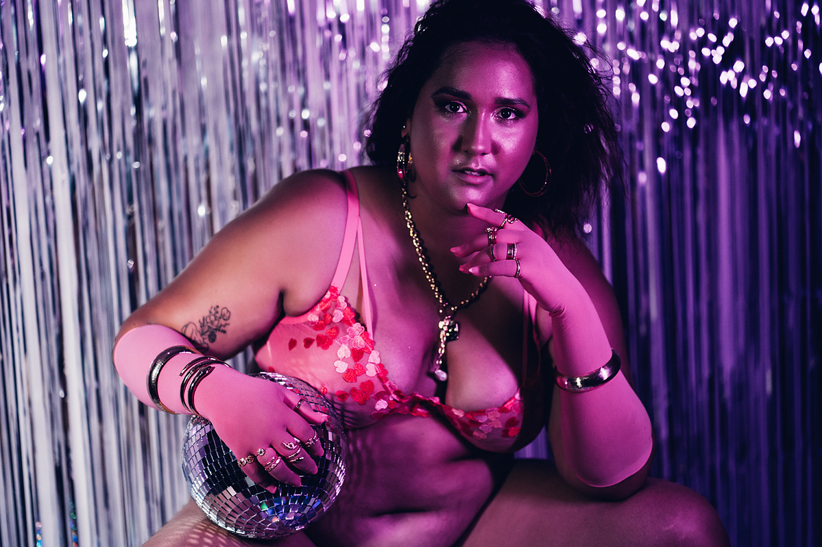 Townsville boudoir photography, Townsville boudoir photographer, boudoir photography Townsville, boudoir photographer Townsville, Townsville boudoir photos, disco boudoir shoot,