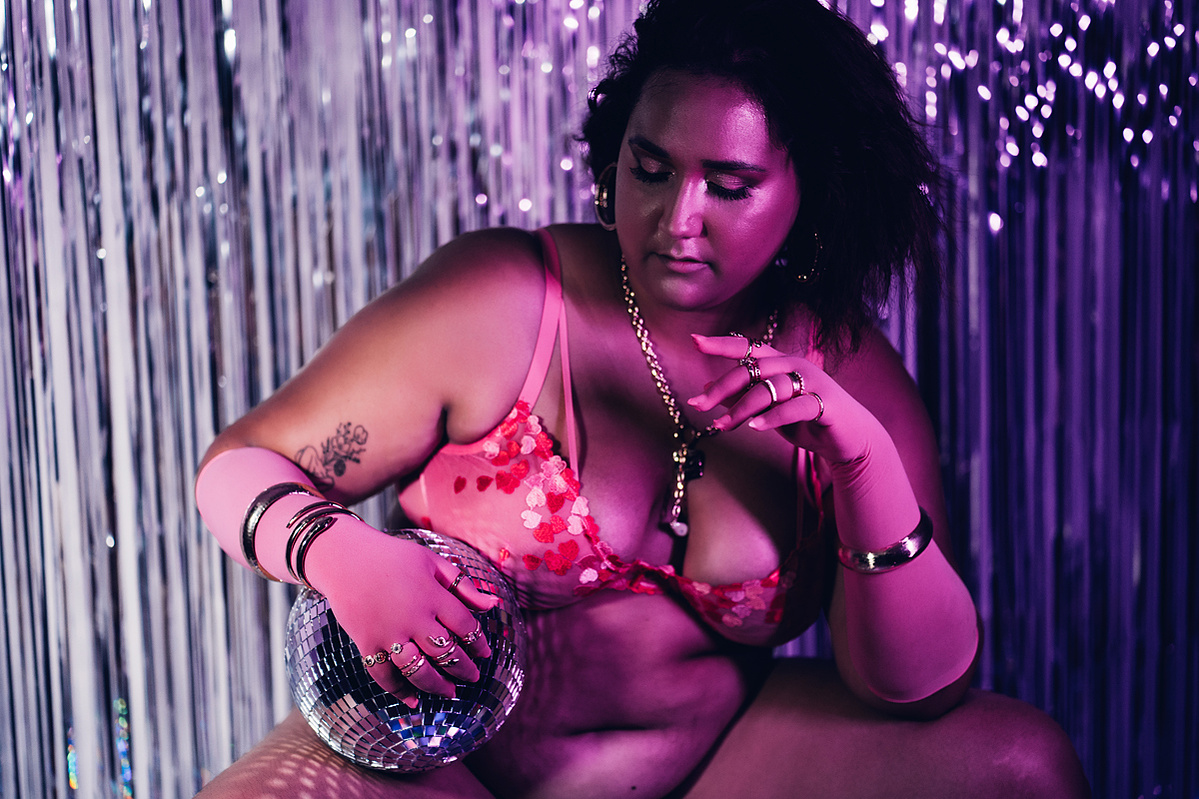 Townsville boudoir photography, Townsville boudoir photographer, boudoir photography Townsville, boudoir photographer Townsville, Townsville boudoir photos, disco boudoir shoot,