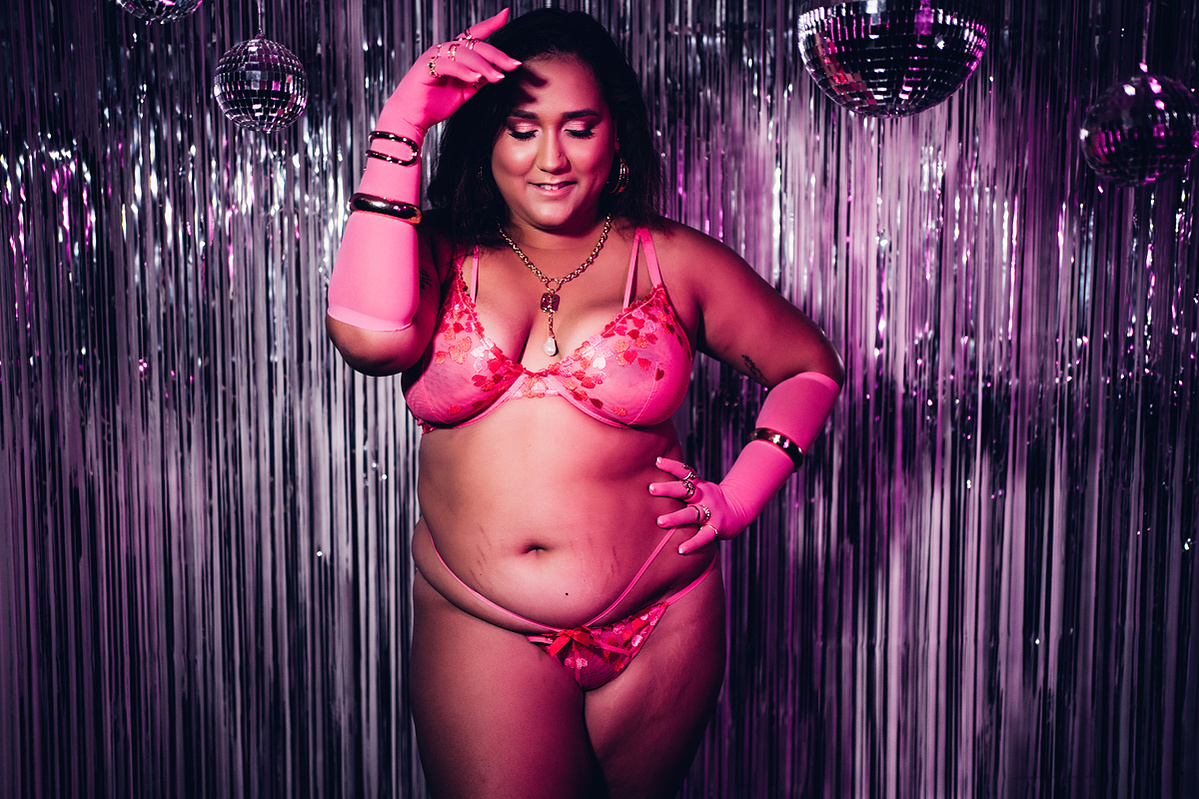 Townsville boudoir photography, Townsville boudoir photographer, boudoir photography Townsville, boudoir photographer Townsville, Townsville boudoir photos, disco boudoir shoot,