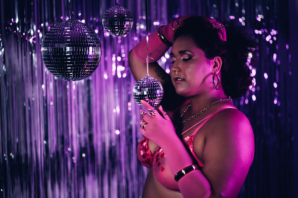 Townsville boudoir photography, Townsville boudoir photographer, boudoir photography Townsville, boudoir photographer Townsville, Townsville boudoir photos, disco boudoir shoot,
