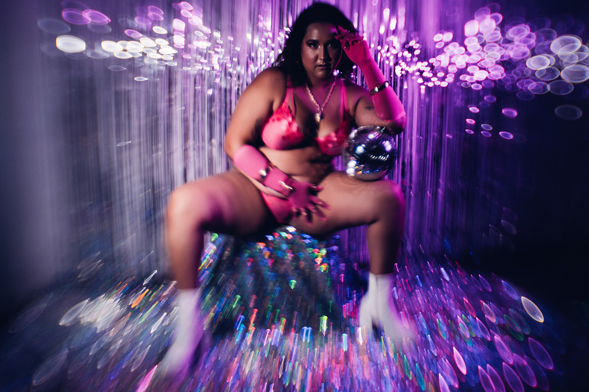 Townsville boudoir photography, Townsville boudoir photographer, boudoir photography Townsville, boudoir photographer Townsville, Townsville boudoir photos, disco boudoir shoot,