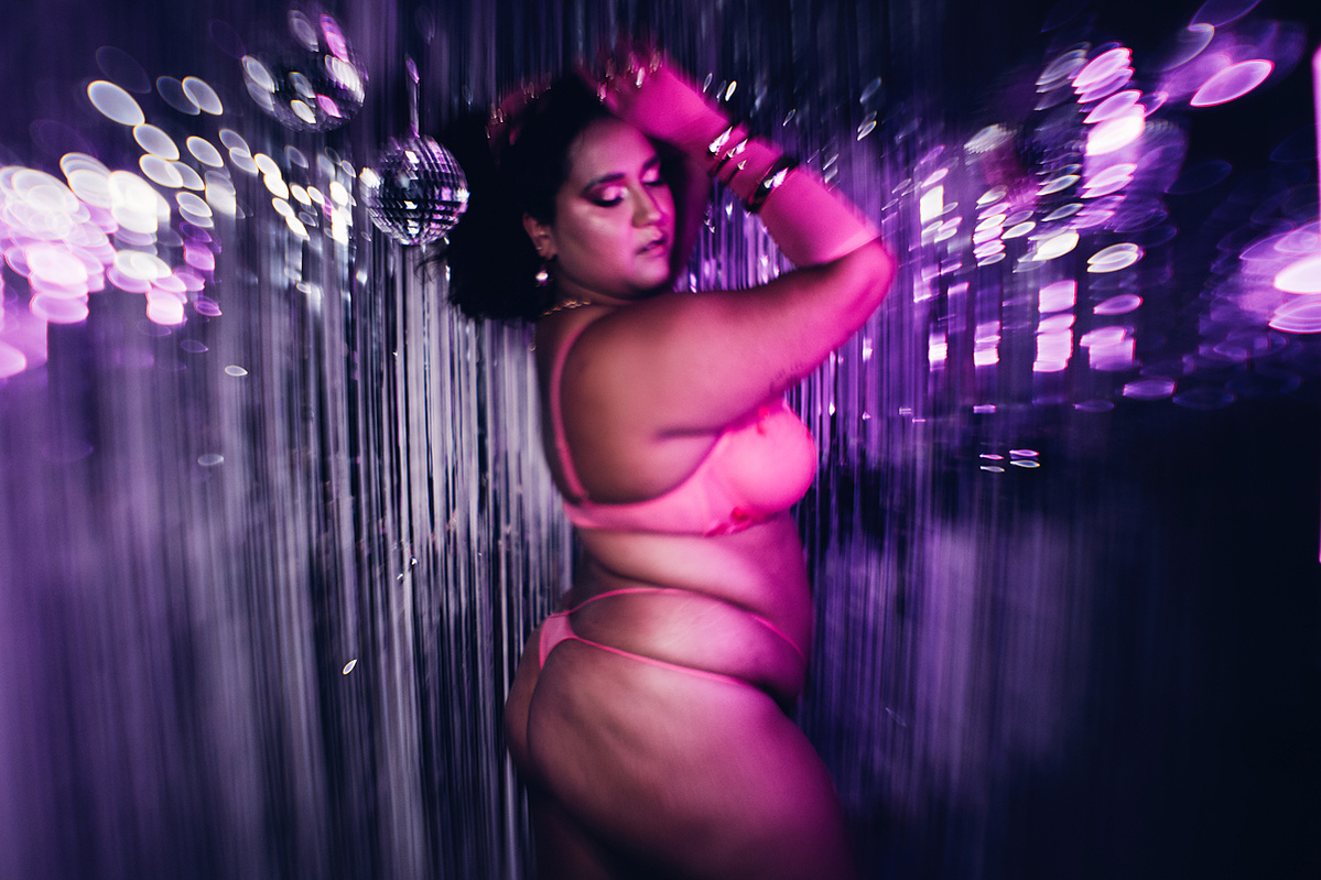 Townsville boudoir photography, Townsville boudoir photographer, boudoir photography Townsville, boudoir photographer Townsville, Townsville boudoir photos, disco boudoir shoot,