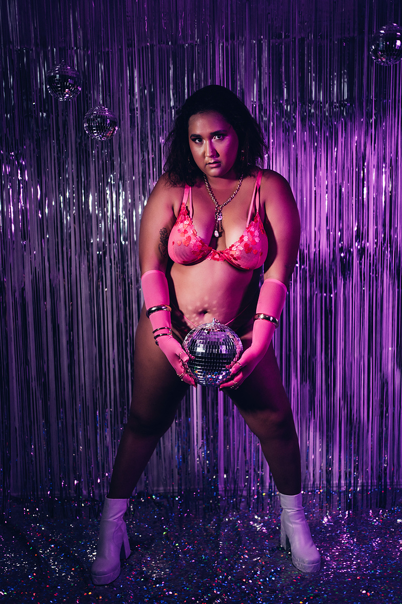 Townsville boudoir photography, Townsville boudoir photographer, boudoir photography Townsville, boudoir photographer Townsville, Townsville boudoir photos, disco boudoir shoot,