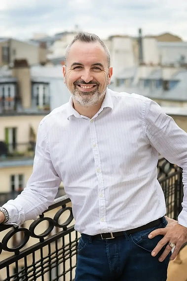 Photographe professionnel pour shooting de portrait corporate en entreprise à Paris Ile-de-France