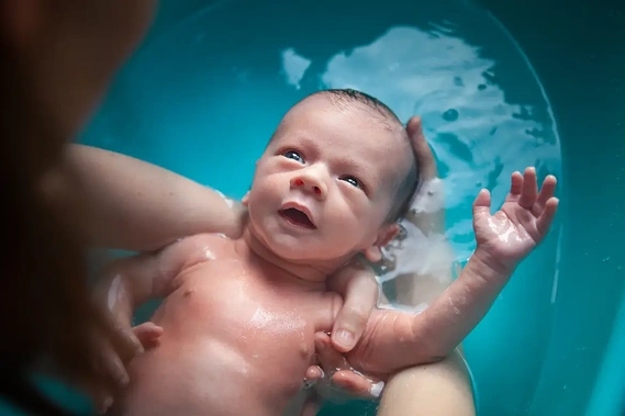 Photographe shooting à domicile naissance nouveau-né nourrisson bébé Noisy-le-Grand et Val-de-Marne