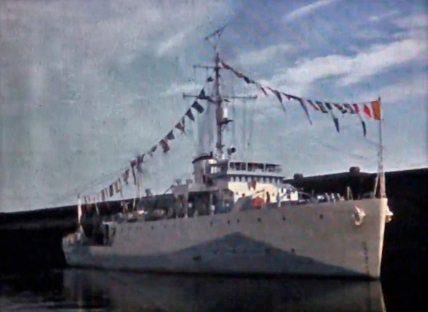  War History, Eric Riordon, WWII, Royal Canadian Navy, North Atlantic Convoy, RCN, Naval Artist, Canadian Art, War Art, Laurentians Landscape,  HMCS Fundy, HMCS Kenora, 12 pounder qf naval gun, Port Arthur, PASCOL, lake of the woods mueum, video, 