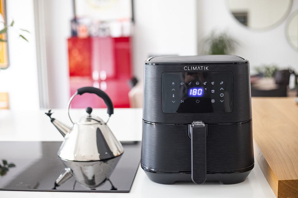 Georgie Glass Photography, food photographer, product photographer, Manchester product photographer, Climatik, IPUK, air fryer, kitchen, home, kettle