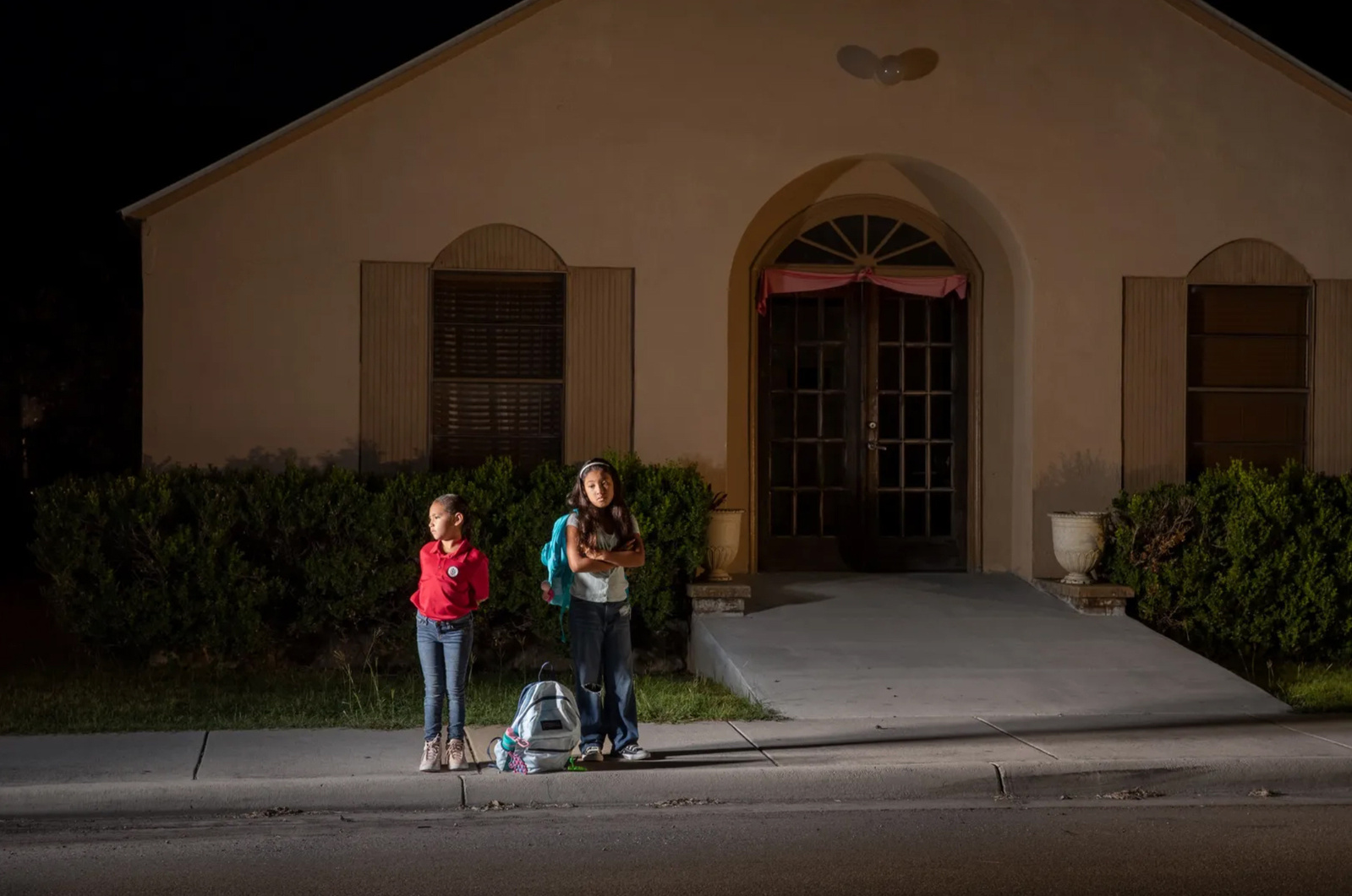 Waiting for the School Bus in Uvalde / Photos by Greg Miller for The New Yorker