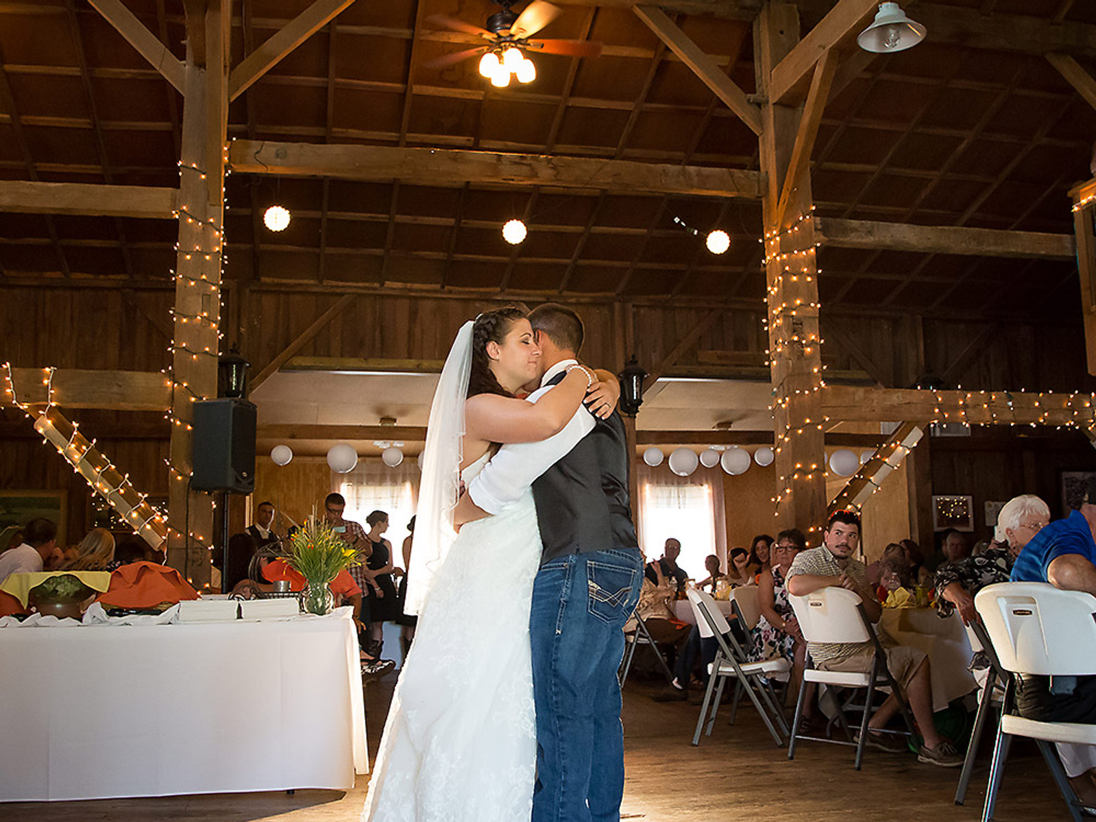 Niederman Family Farm barn wedding photos Jeff Schaefer Photography
