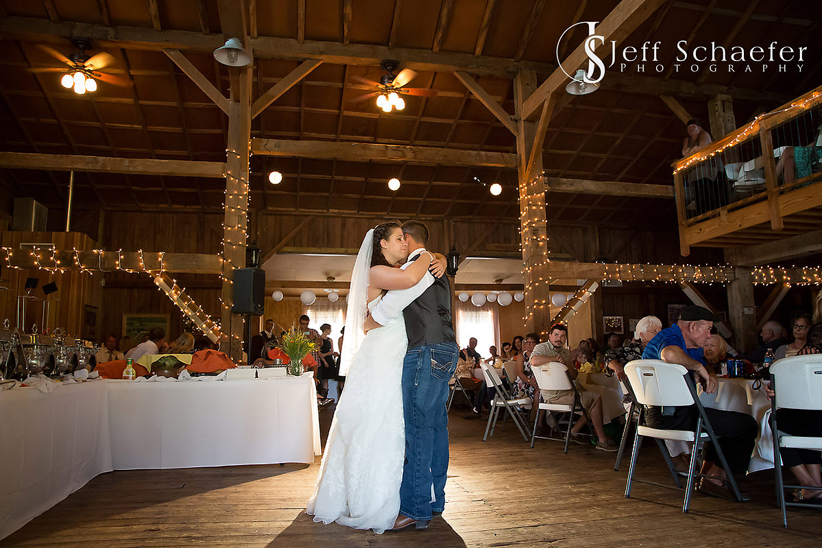 Niederman Family Farm barn wedding photos Jeff Schaefer Photography