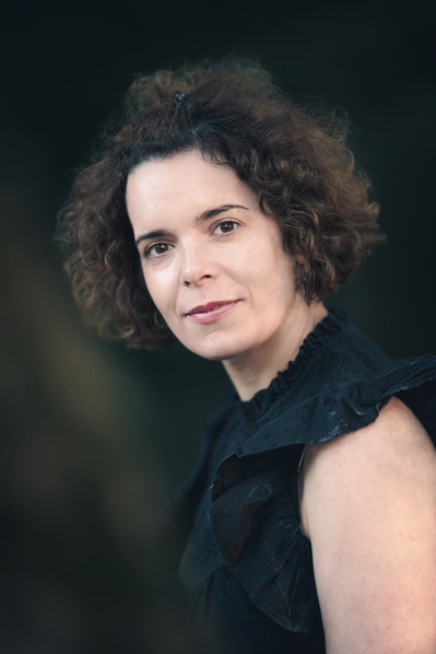 Portrait d'une jeune femme. Franck Boisselier Photographe spécialisé en portrait à Rennes et Betton - www.franckboisselier.com