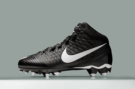 Nike Footwear, Football. @nike @usnikefootball Professional  product photographer in NY and Philadelphia.
Basel Almisshal, Studio Basel